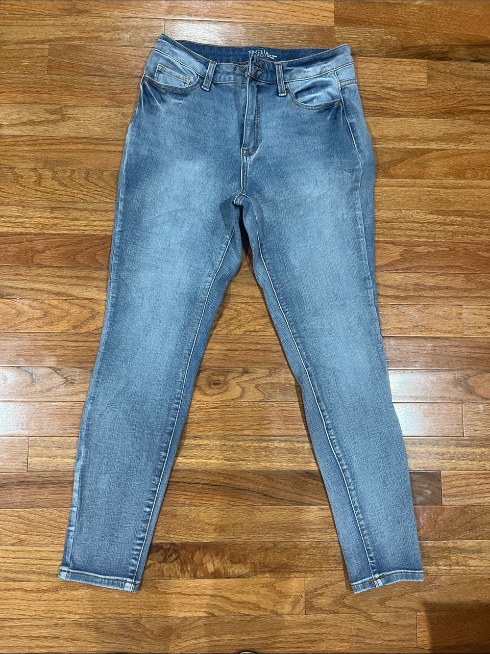 Time and Tru Medium Wash Stretch Skinny Jeggings